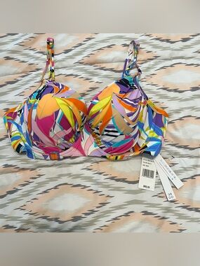 Vivid Multicolor Printed Underwire Bikini Top